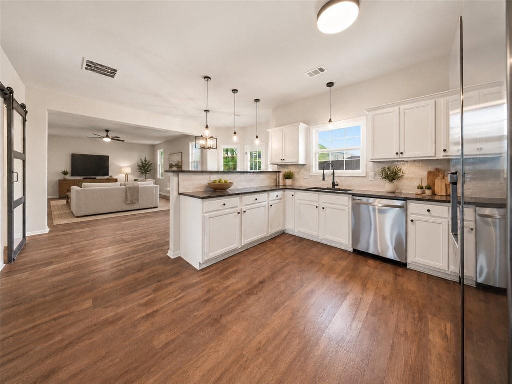 6 bedroom, 4 bathroom, 3,264 sq ft single family residence for sale at 8908 Brandy Rose, Douglasville, GA 30134 — photo 9