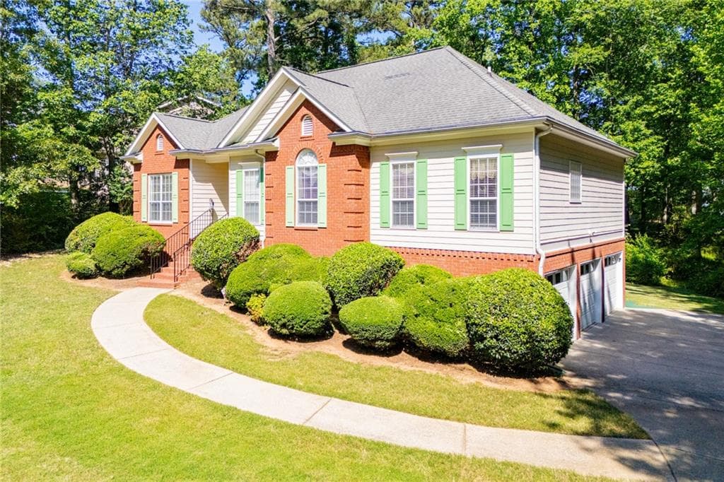 3 bedroom, 3 bathroom, 2,620 sq ft single family residence for sale at 1294 Windsor Glen Drive, Douglasville, GA 30134 — photo 1 of 73