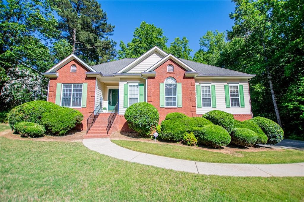 3 bedroom, 3 bathroom, 2,620 sq ft single family residence for sale at 1294 Windsor Glen Drive, Douglasville, GA 30134 — photo 4