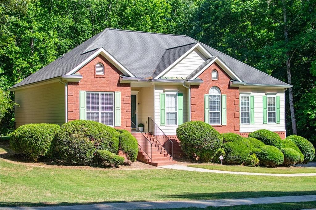 3 bedroom, 3 bathroom, 2,620 sq ft single family residence for sale at 1294 Windsor Glen Drive, Douglasville, GA 30134 — photo 3