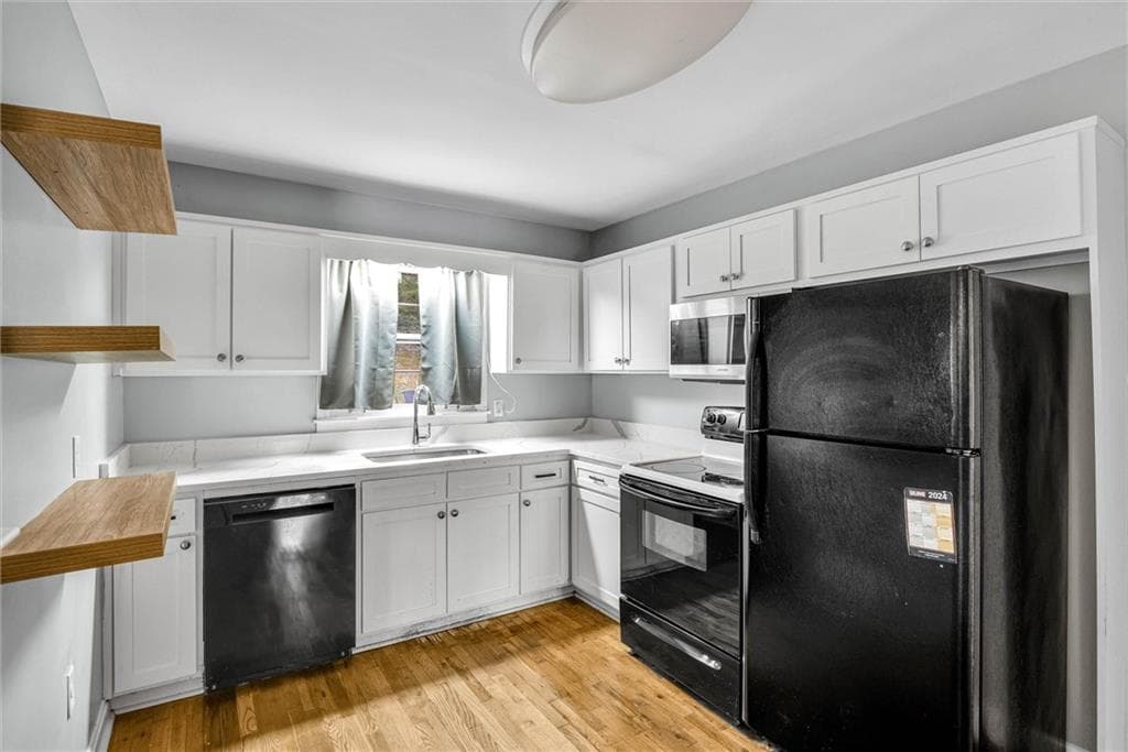 4 bedroom, 2 bathroom, 1,438 sq ft single family residence for rent at 1857 Fern Creek Lane, Atlanta, GA 30329 for $2,650 a month — photo 4