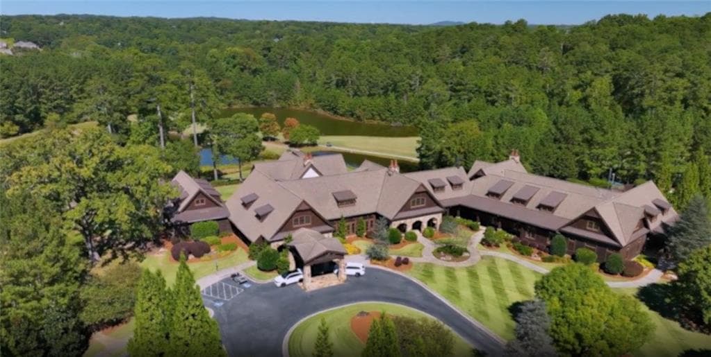 5 bedroom, 5 bathroom, 5,302 sq ft single family residence for sale at 881 Woodvale Point, Suwanee, GA 30024 — photo 10