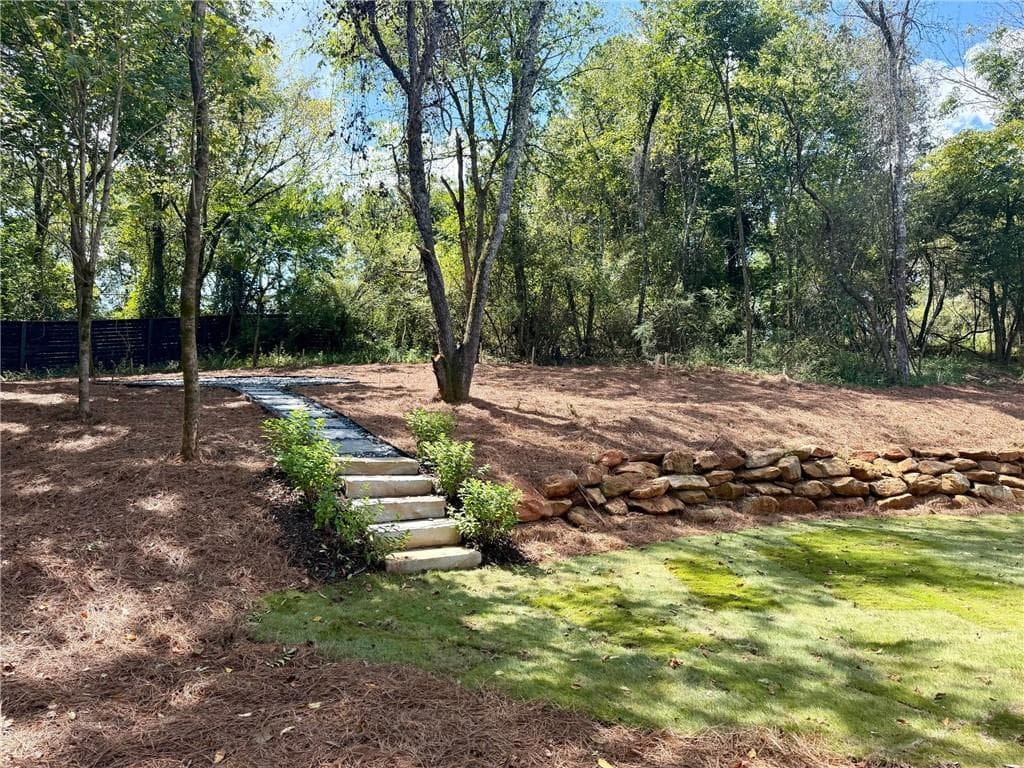 5 bedroom, 6 bathroom, 3,661 sq ft single family residence for sale at 215 Winterberry Way, Roswell, GA 30075 — photo 5