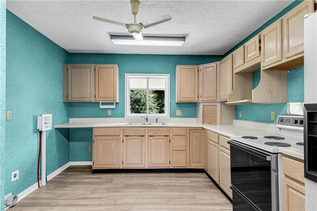 3 bedroom, 1 bathroom, 1,161 sq ft single family residence under contract at 3740 Post Oak Tritt Road, Marietta, GA 30062 — photo 7