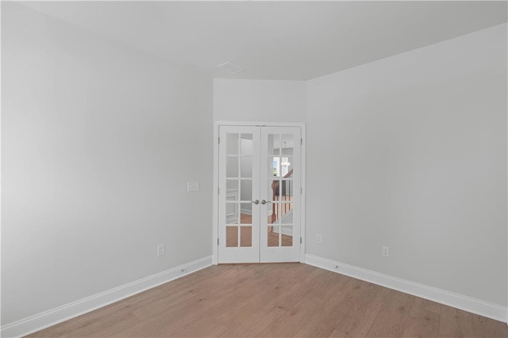 5 bedroom, 5 bathroom, 3,554 sq ft single family residence for sale at 7124 Maple Brook Lane, Flowery Branch, GA 30542 — photo 2