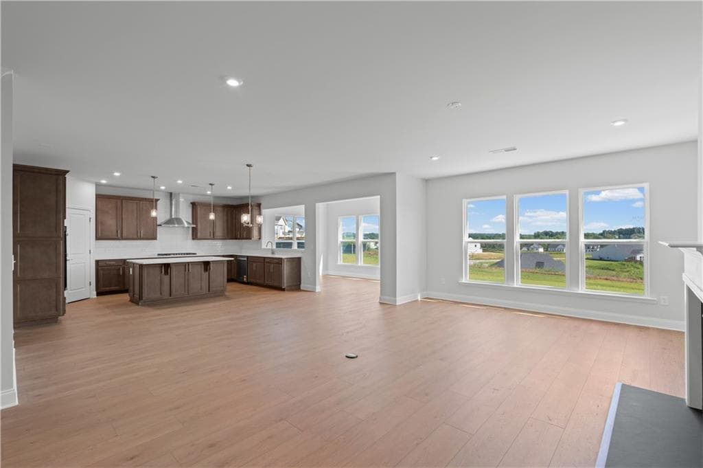 5 bedroom, 5 bathroom, 3,554 sq ft single family residence for sale at 7124 Maple Brook Lane, Flowery Branch, GA 30542 — photo 5