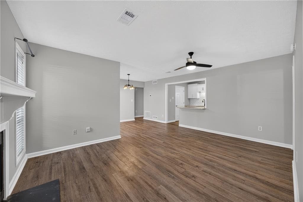 2 bedroom, 2 bathroom, 1,182 sq ft condominium for sale at 3923 Woodridge Way, Tucker, GA 30084 — photo 4