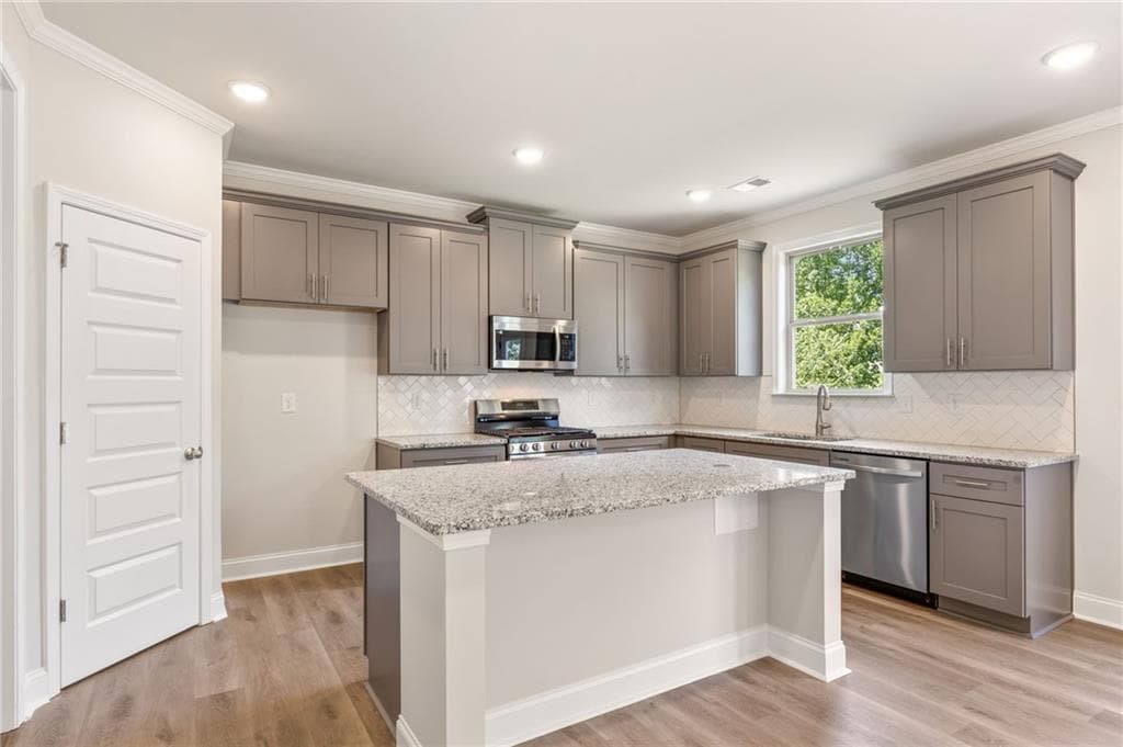 5 bedroom, 4 bathroom single family residence for sale at 139 Open Waters Walk, Braselton, GA 30517 — photo 7