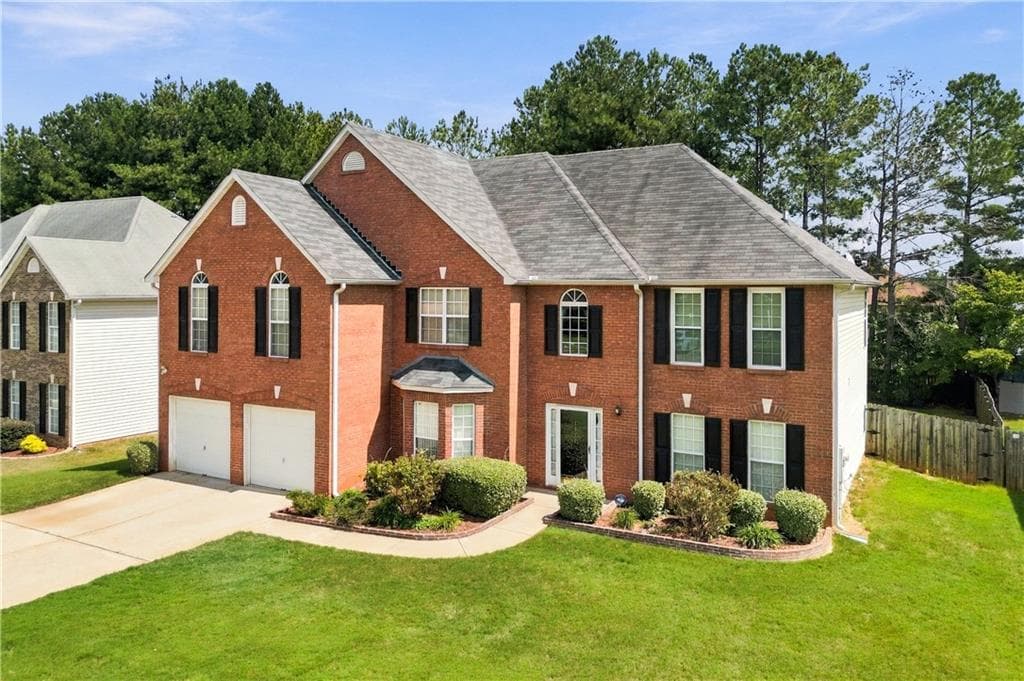 5 bedroom, 3 bathroom, 3,350 sq ft single family residence for sale at 1174 Folkstone Drive, Mcdonough, GA 30253 — photo 2