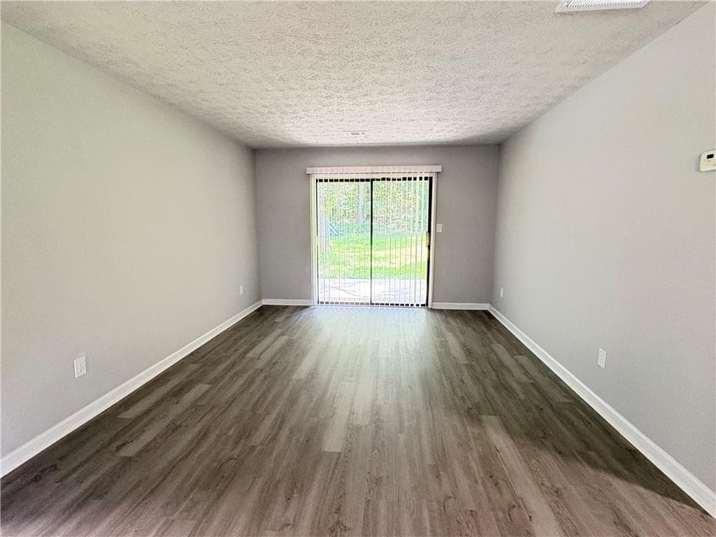 2 bedroom, 2 bathroom, 1,211 sq ft duplex for rent at 160 Chesapeake Drive, Ellenwood, GA 30294 for $1,625 a month — photo 10