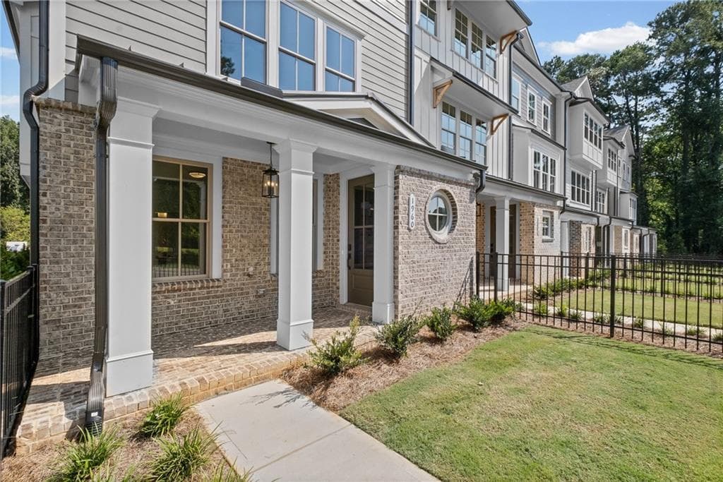 3 bedroom, 4 bathroom, 2,648 sq ft townhouse for sale at 1960 Flying Scotsman Drive 6, Kennesaw, GA 30144 — photo 5