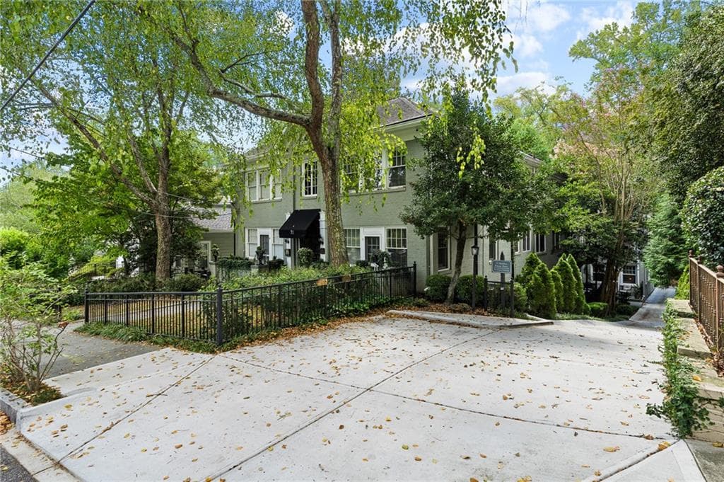 1 bedroom, 1 bathroom, 618 sq ft condominium for sale at 71 Maddox Drive C, Atlanta, GA 30309 — photo 3