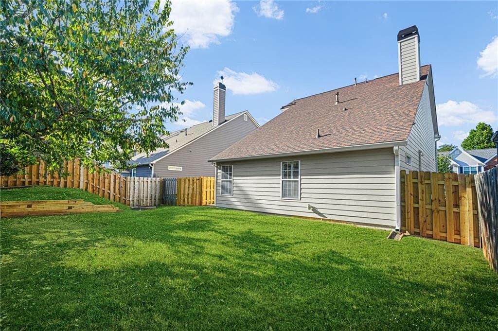 3 bedroom, 3 bathroom, 1,866 sq ft single family residence for sale at 2310 Ashton Drive, Roswell, GA 30076 — photo 4