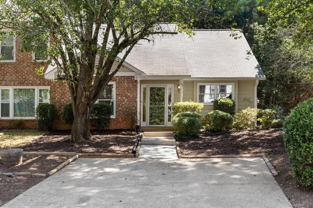 2 bedroom, 2 bathroom, 1,199 sq ft townhouse for sale at 1100 Shiloh Lane, Kennesaw, GA 30144 — photo 2