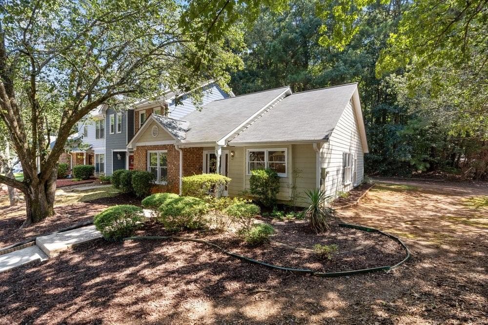2 bedroom, 2 bathroom, 1,199 sq ft townhouse for sale at 1100 Shiloh Lane, Kennesaw, GA 30144 — photo 4