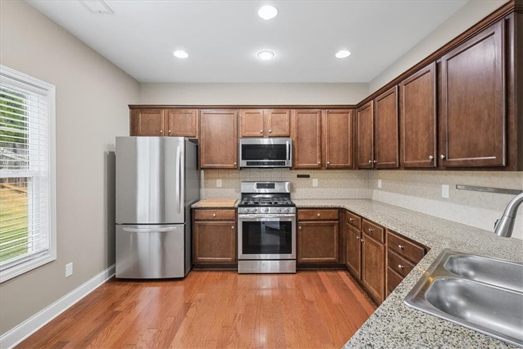 4 bedroom, 3 bathroom, 2,321 sq ft single family residence for sale at 11 Spring Folly, Cartersville, GA 30121 — photo 10