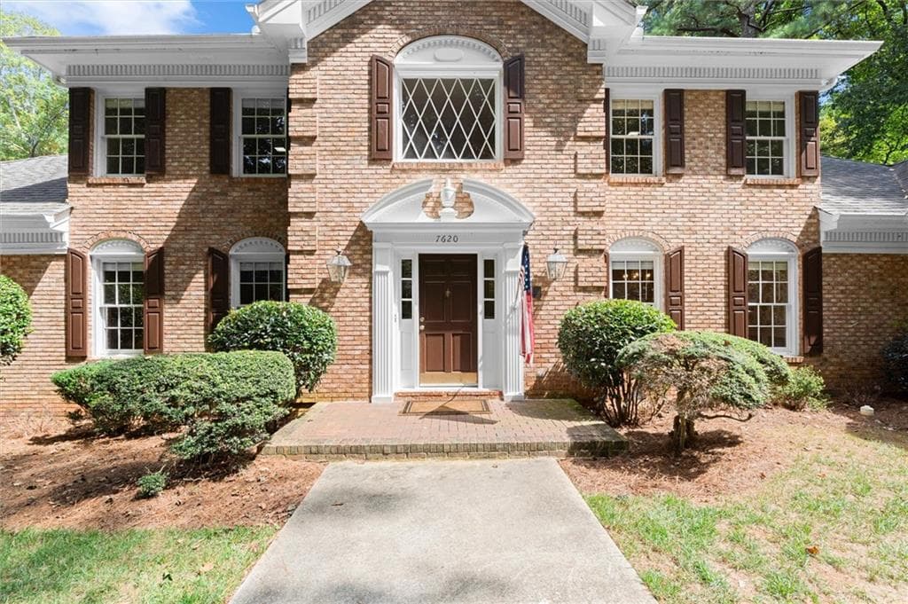 4 bedroom, 4 bathroom, 4,100 sq ft single family residence for rent at 7620 Ball Mill Road, Sandy Springs, GA 30350 for $4,000 a month — photo 2