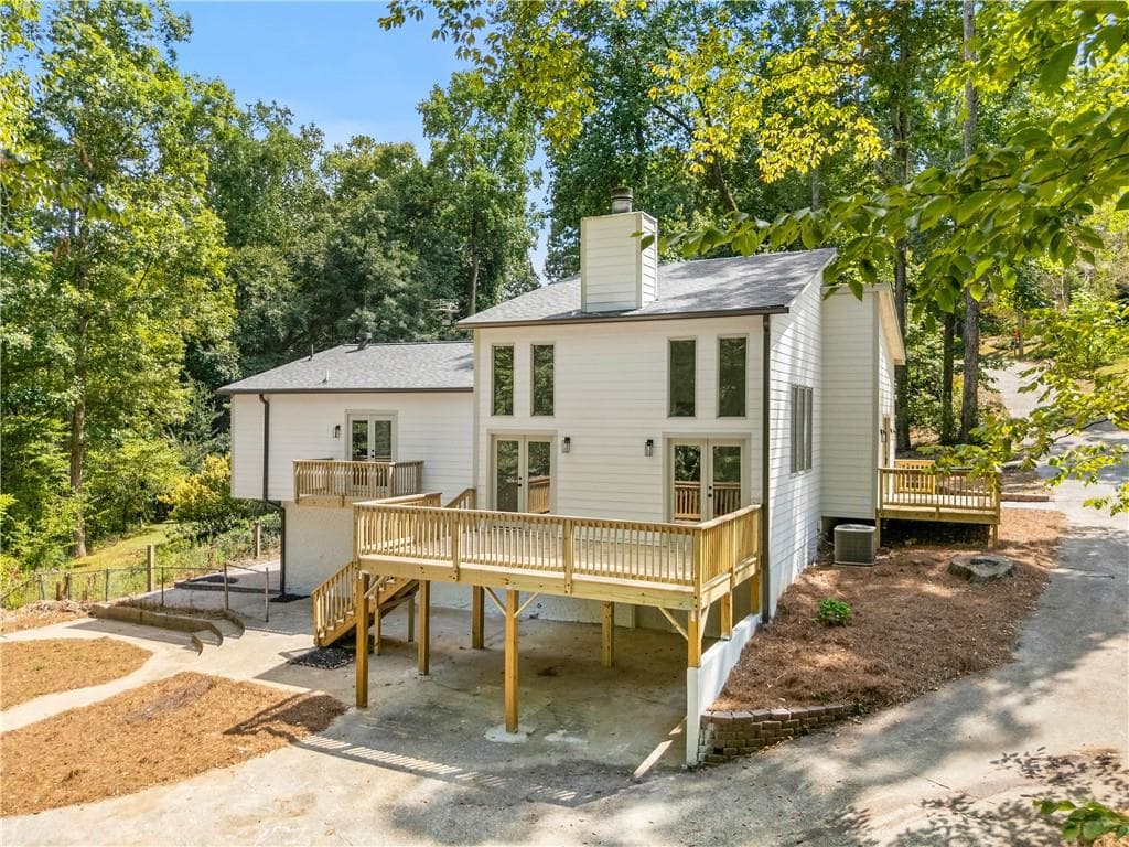 3 bedroom, 2 bathroom, 1,777 sq ft single family residence for sale at 98 Kettlewood Drive, Lilburn, GA 30047 — photo 3