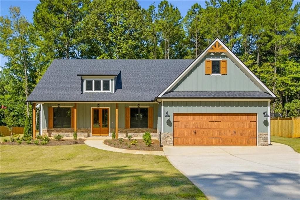 3 bedroom, 3 bathroom, 1,750 sq ft single family residence under contract at 816 Presley Farm Parkway, Rockmart, GA 30153