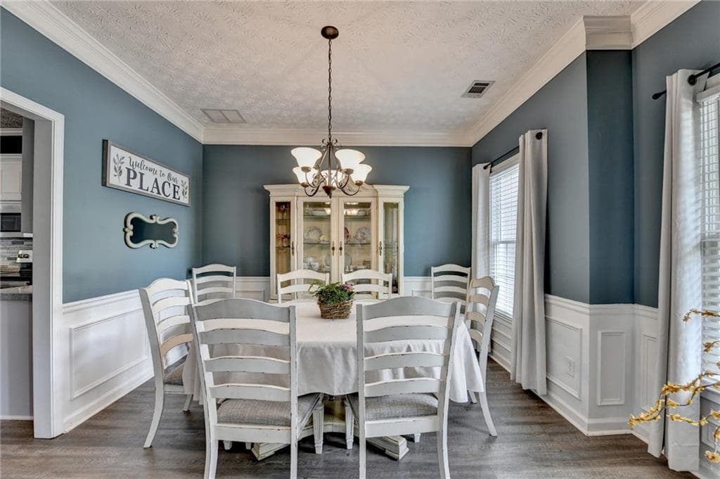 5 bedroom, 3 bathroom, 2,900 sq ft single family residence for sale at 1813 Gold Finch Way, Lawrenceville, GA 30043 — photo 7