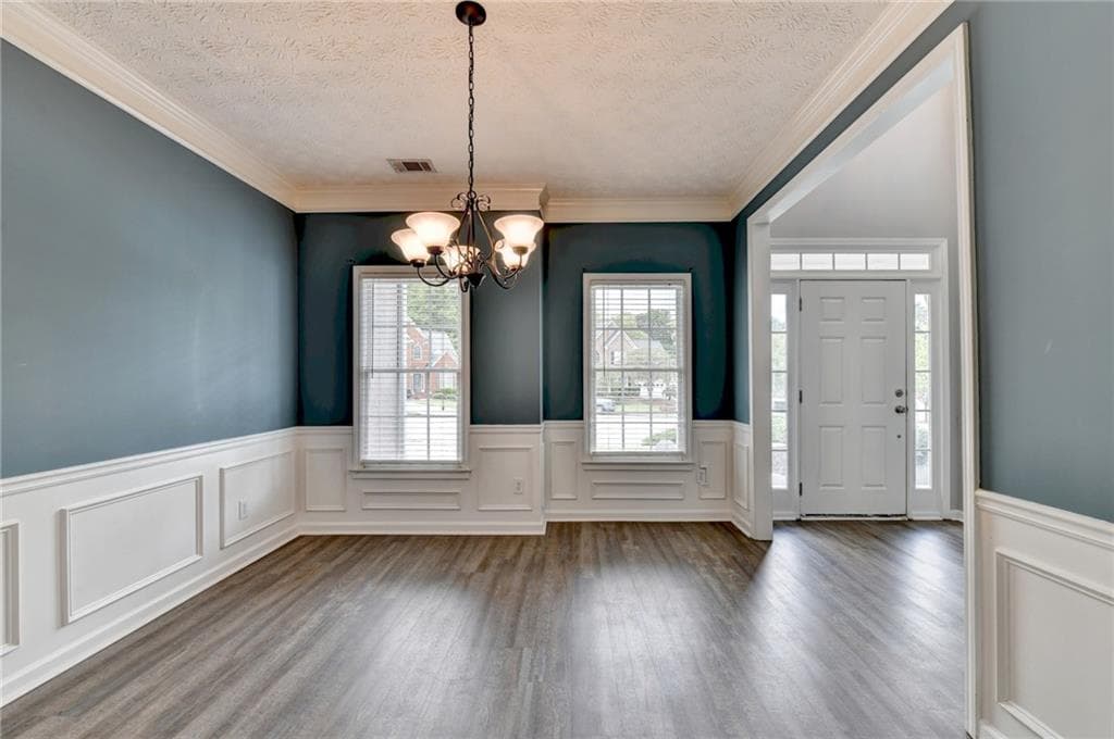 5 bedroom, 3 bathroom, 2,900 sq ft single family residence for sale at 1813 Gold Finch Way, Lawrenceville, GA 30043 — photo 9