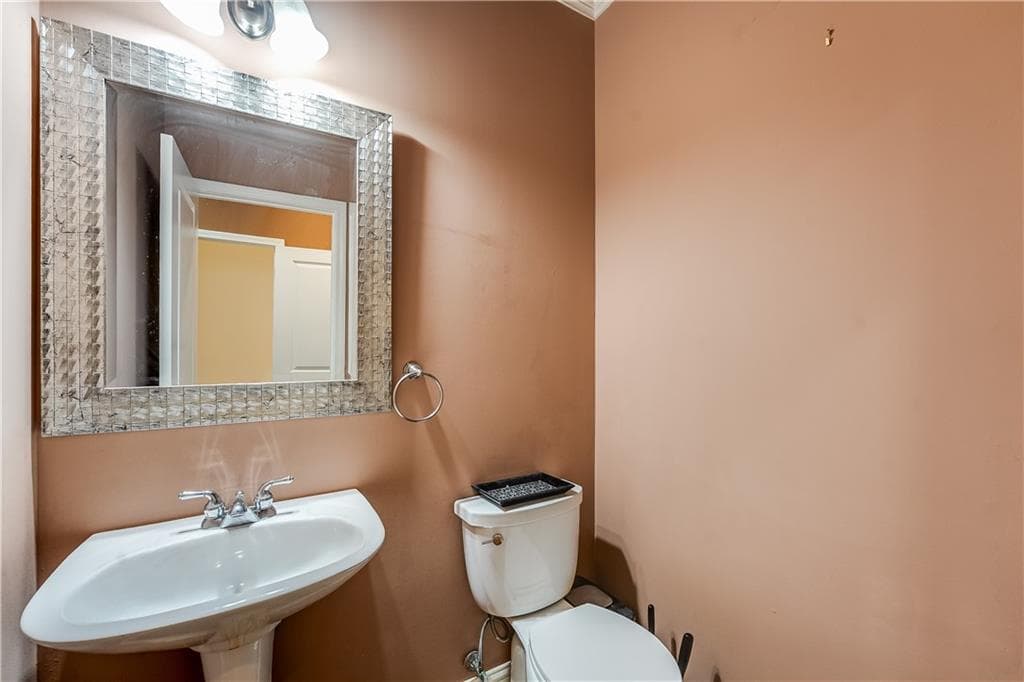 4 bedroom, 3 bathroom, 2,166 sq ft single family residence for sale at 1888 Marietta Road, Atlanta, GA 30318 — photo 6