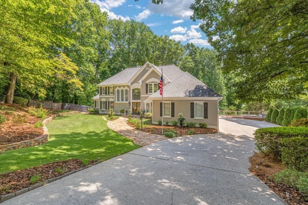 5 bedroom, 5 bathroom, 6,810 sq ft single family residence for sale at 435 Robertson Road, Dawsonville, GA 30534 — photo 2