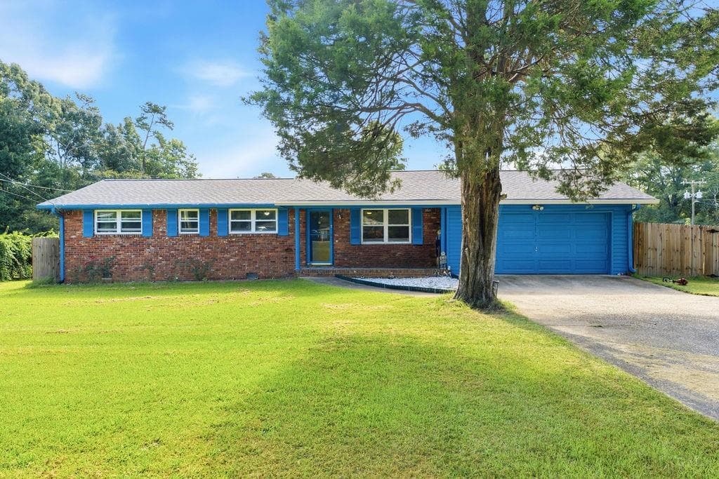 3 bedroom, 2 bathroom, 1,290 sq ft single family residence under contract at 3842 Highway 5, Douglasville, GA 30135 — photo 2