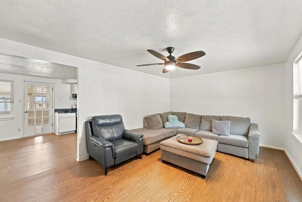 3 bedroom, 2 bathroom, 1,290 sq ft single family residence under contract at 3842 Highway 5, Douglasville, GA 30135 — photo 6