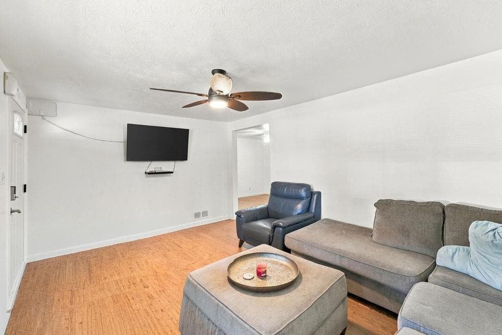 3 bedroom, 2 bathroom, 1,290 sq ft single family residence under contract at 3842 Highway 5, Douglasville, GA 30135 — photo 7
