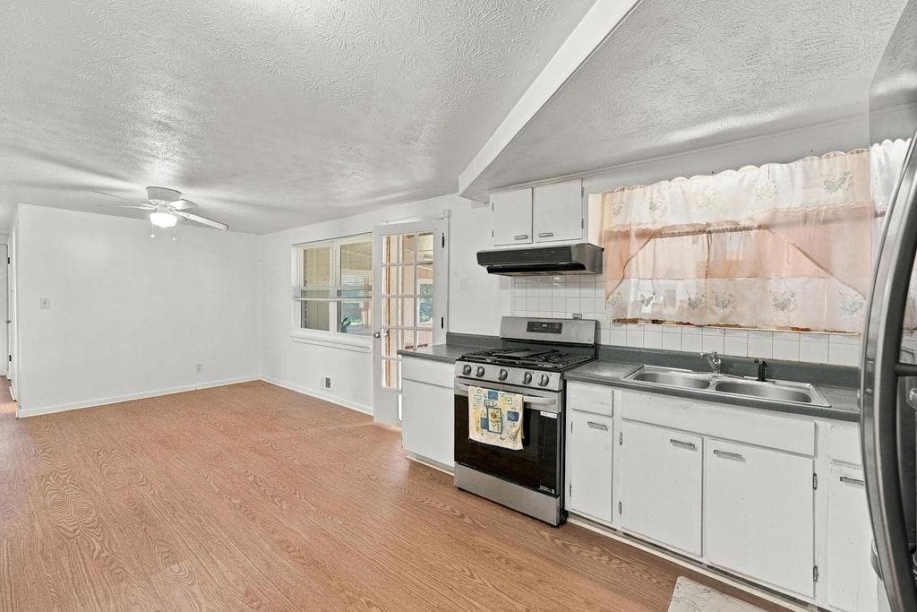 3 bedroom, 2 bathroom, 1,290 sq ft single family residence under contract at 3842 Highway 5, Douglasville, GA 30135 — photo 9