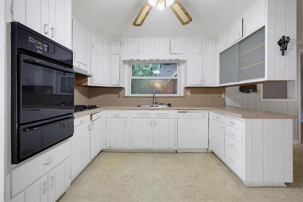 4 bedroom, 2 bathroom, 2,214 sq ft single family residence under contract at 2972 Arrowood Drive, East Point, GA 30344 — photo 7