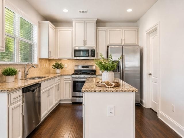 3 bedroom, 3 bathroom, 2,164 sq ft townhouse for rent at 2001 Brightleaf Way 140, Marietta, GA 30060 for $2,750 a month — photo 4