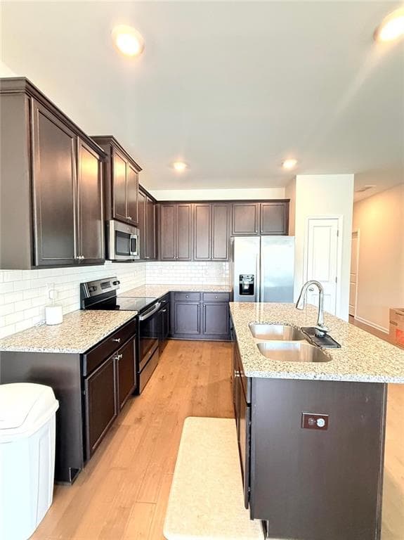 3 bedroom, 3 bathroom, 1,512 sq ft townhouse for sale at 7149 Gladstone Circle, Lithonia, GA 30038 — photo 6