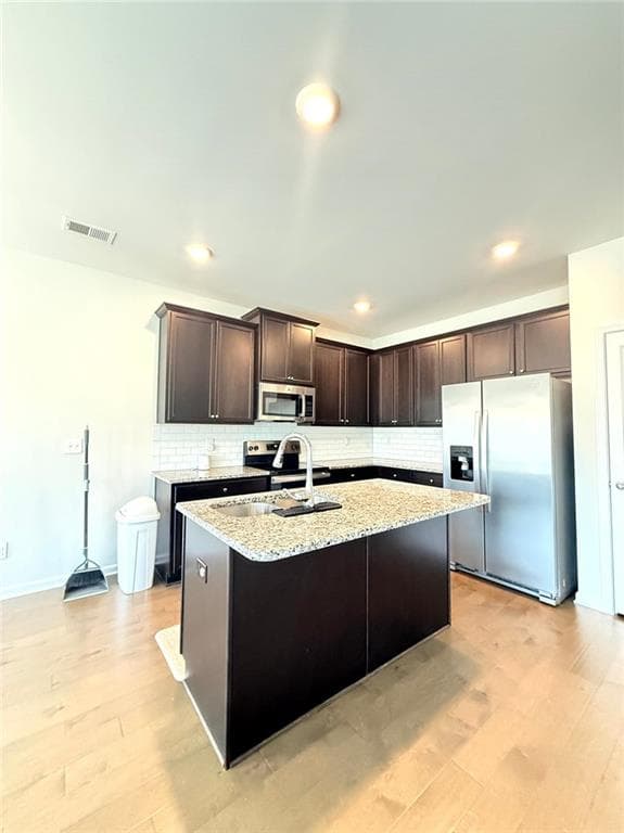 3 bedroom, 3 bathroom, 1,512 sq ft townhouse for sale at 7149 Gladstone Circle, Lithonia, GA 30038 — photo 7