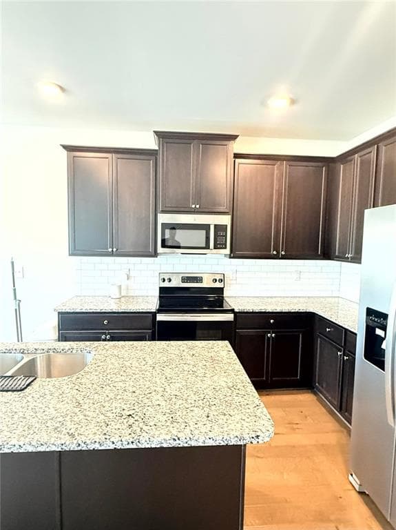 3 bedroom, 3 bathroom, 1,512 sq ft townhouse for sale at 7149 Gladstone Circle, Lithonia, GA 30038 — photo 8