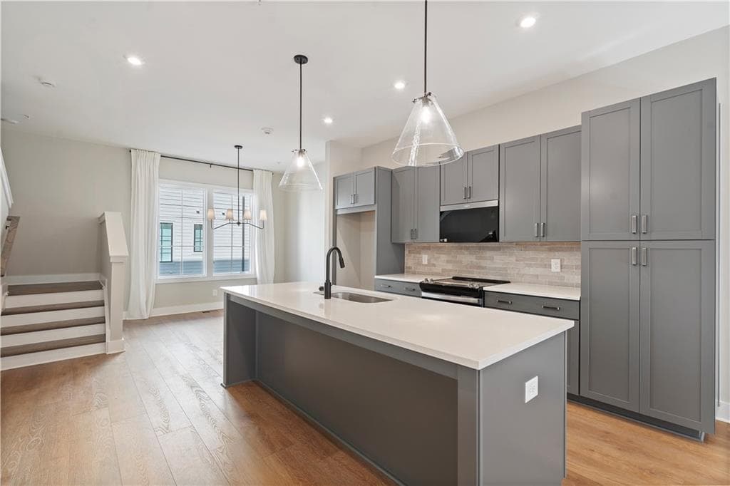 2 bedroom, 3 bathroom, 1,317 sq ft condominium for sale at 989 Bibbs Circle NW 24, Atlanta, GA 30318
