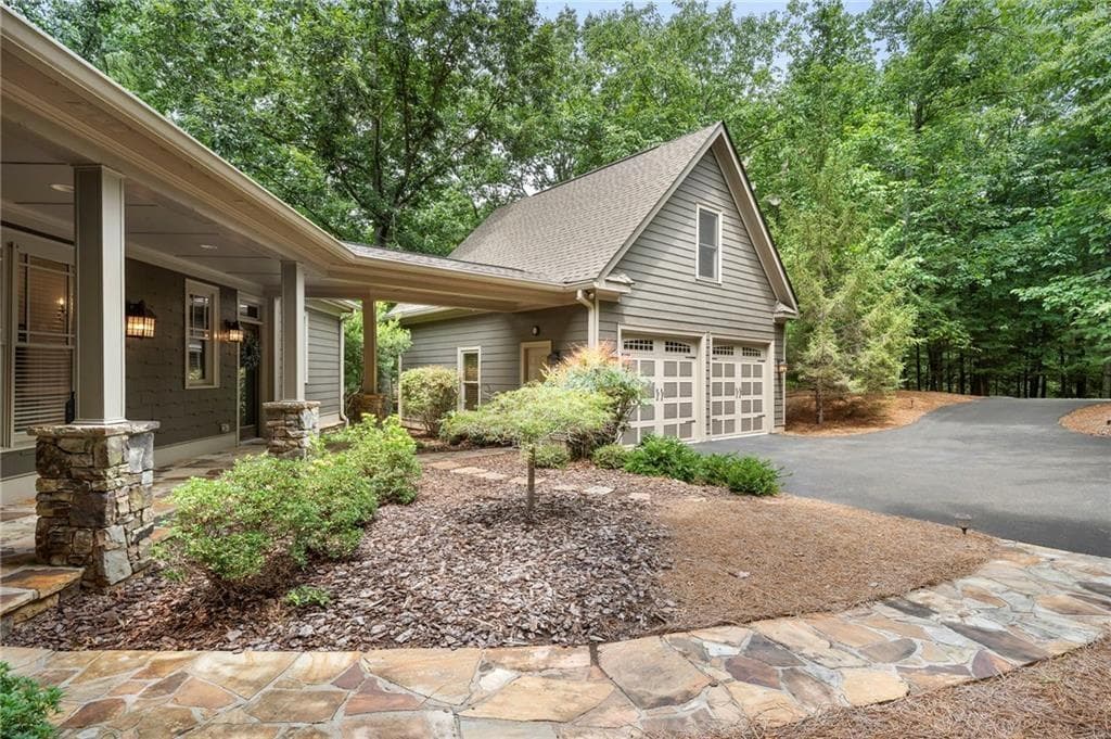5 bedroom, 5 bathroom, 4,093 sq ft single family residence under contract at 1033 Quail Cove Drive, Jasper, GA 30143 — photo 5