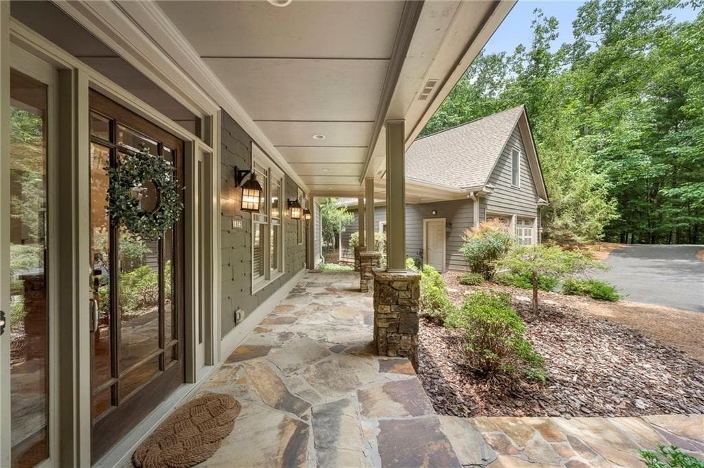 5 bedroom, 5 bathroom, 4,093 sq ft single family residence under contract at 1033 Quail Cove Drive, Jasper, GA 30143 — photo 6