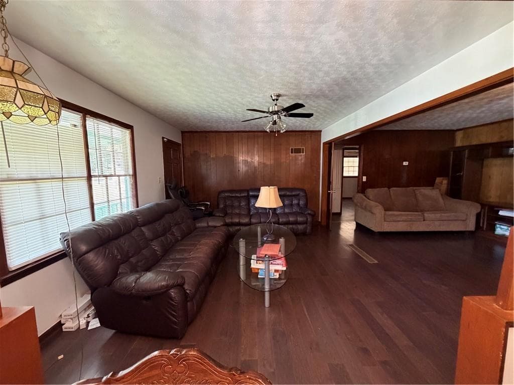 3 bedroom, 2 bathroom, 1,793 sq ft single family residence for sale at 3429 Lake Drive, Lawrenceville, GA 30044 — photo 10