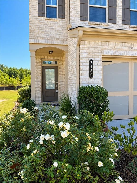 3 bedroom, 3 bathroom, 1,935 sq ft townhouse for sale at 7130 Post Park Way, Cumming, GA 30040 — photo 3