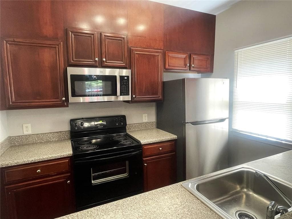 3 bedroom, 2 bathroom single family residence for rent at 994 Sims Street, Atlanta, GA 30310 for $1,900 a month — photo 9