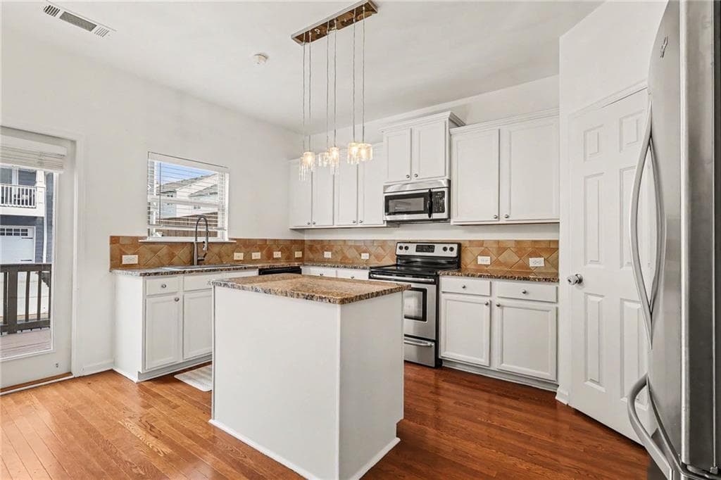 3 bedroom, 4 bathroom, 1,633 sq ft townhouse for rent at 3030 Liberty Way, Atlanta, GA 30318 for $2,850 a month — photo 5