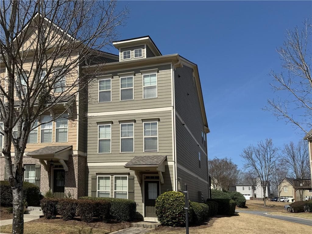 3 bedroom, 4 bathroom, 2,260 sq ft townhouse for rent at 625 Grove Manor Park 182, Suwanee, GA 30024 for $2,600 a month — photo 2