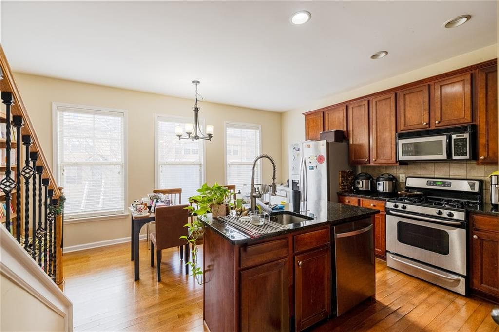 3 bedroom, 4 bathroom, 2,260 sq ft townhouse for rent at 625 Grove Manor Park 182, Suwanee, GA 30024 for $2,600 a month — photo 9