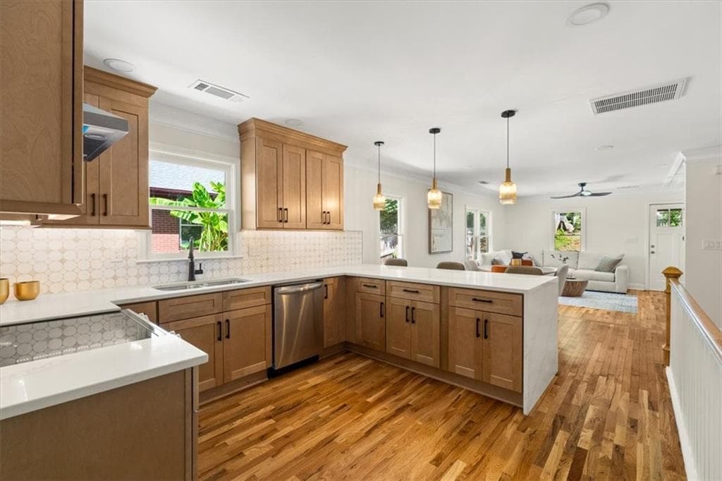 4 bedroom, 3 bathroom, 2,767 sq ft single family residence for sale at 183 Warren Street, Atlanta, GA 30317 — photo 7