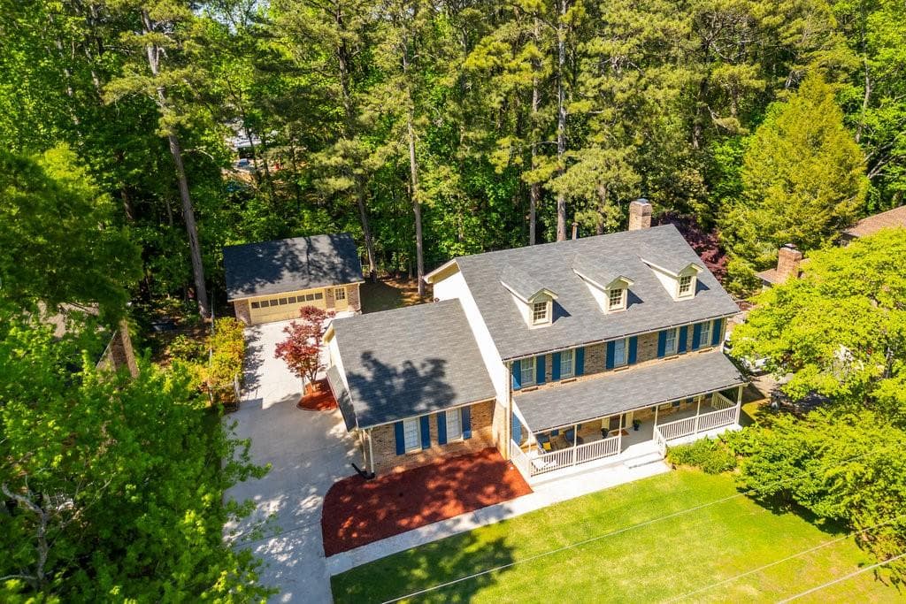 4 bedroom, 4 bathroom, 4,080 sq ft single family residence for sale at 3053 Wembley Ridge, Atlanta, GA 30340 — photo 5