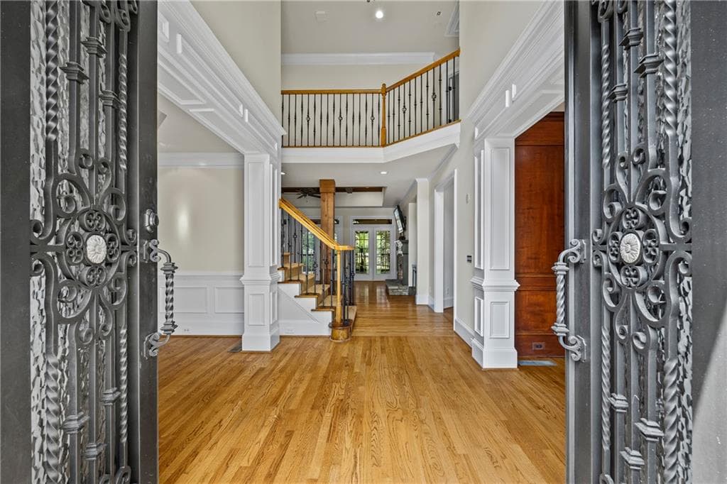 6 bedroom, 5 bathroom, 5,780 sq ft single family residence for sale at 5545 Stoneleigh Drive, Suwanee, GA 30024 — photo 3
