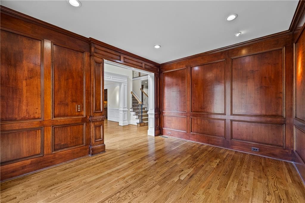 6 bedroom, 5 bathroom, 5,780 sq ft single family residence for sale at 5545 Stoneleigh Drive, Suwanee, GA 30024 — photo 5