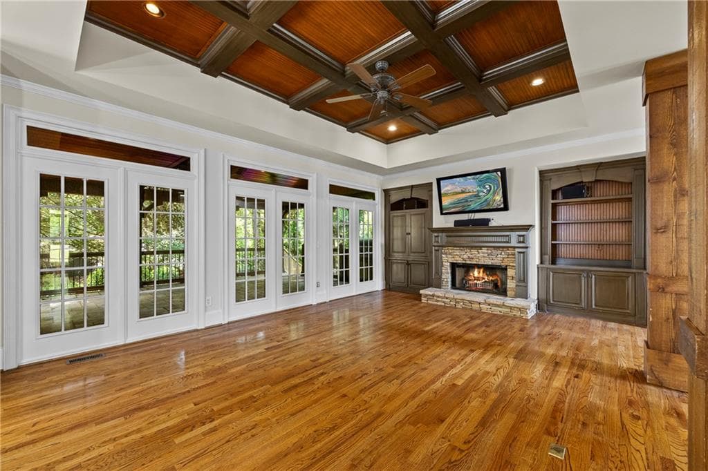 6 bedroom, 5 bathroom, 5,780 sq ft single family residence for sale at 5545 Stoneleigh Drive, Suwanee, GA 30024 — photo 7